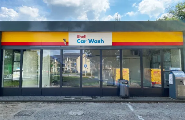 Renovacion de fachada pvc en gasolinera Shell Eindhoven (Paises Bajos)