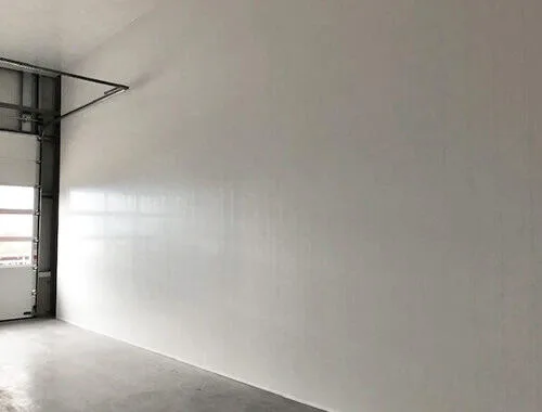 Creacion de lavado de camiones nuevo con paredes de pvc Cleanpanel para Verhagen Transport en Paises Bajos